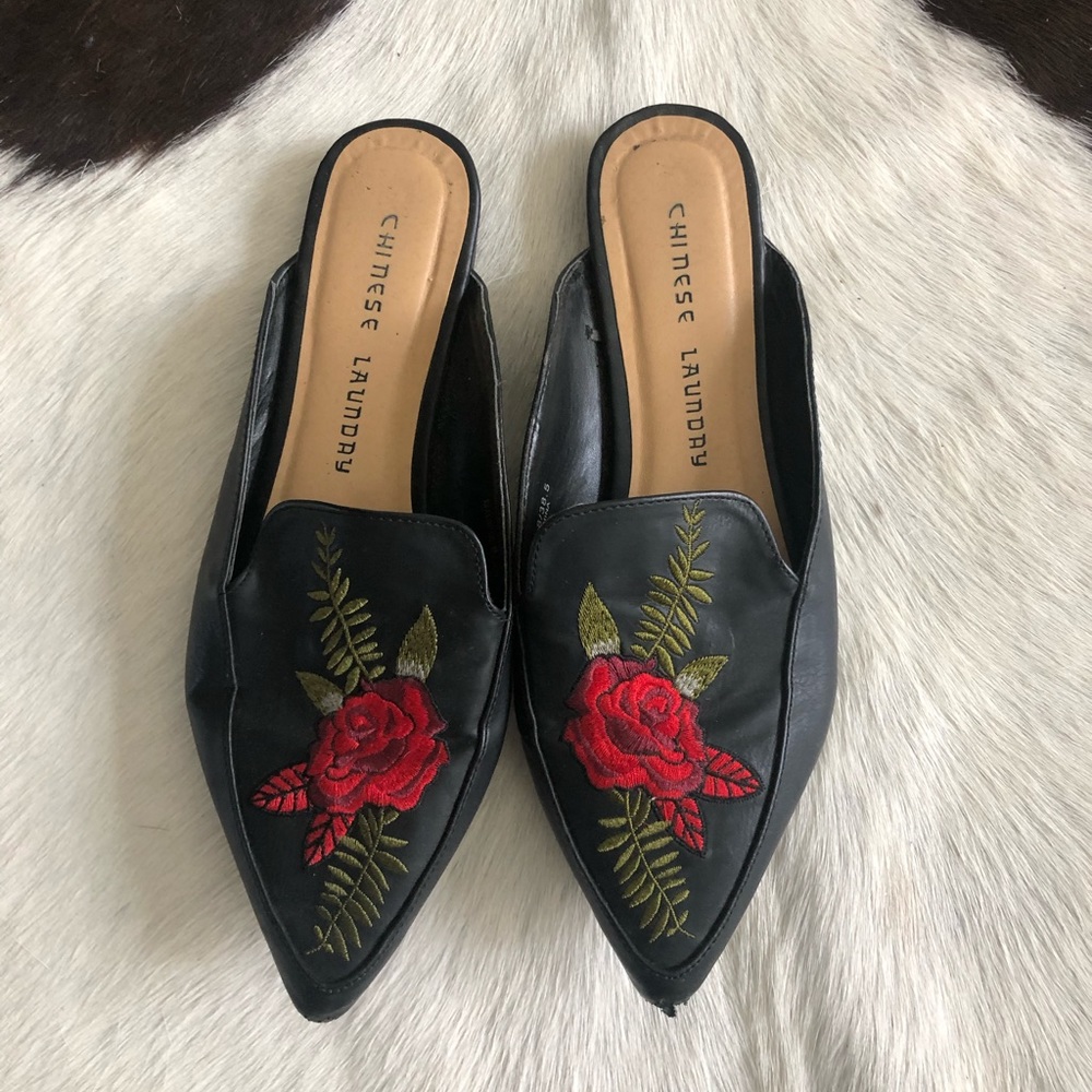 Chinese Laundry Black Rose Flat Pointy Toe Mule